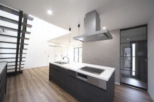 2404fhouse_01