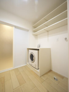 Khouse_t_01