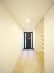 Khouse_t_02