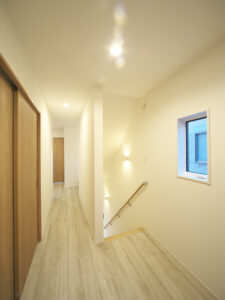 Khouse_t_03